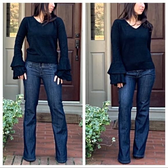 ✨LAST ONE ✨Black bell sleeves sweater - Picture 5 of 8